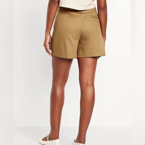 🆕 OLD NAVY | Extra High Waisted Taylor Trouser Shorts Size Small Clifftop Khaki - Picture 3 of 6
